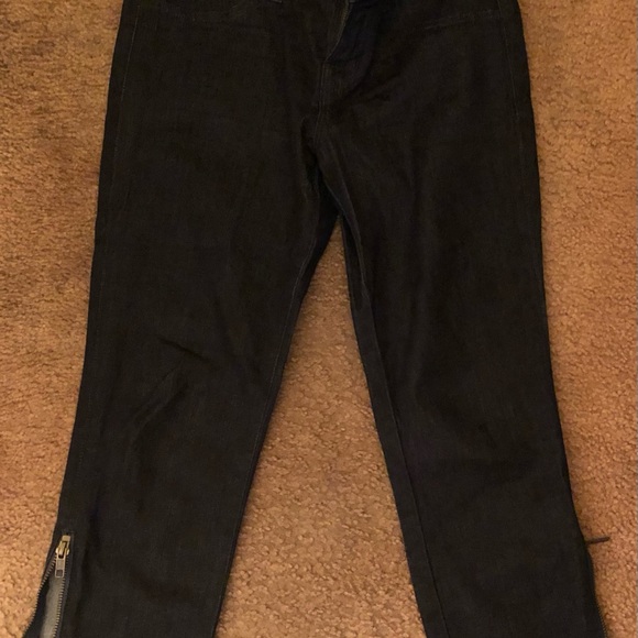 J Brand dark blue cropped/ capris with zipper. Style # 9703O216. Size 25. - Picture 4 of 8